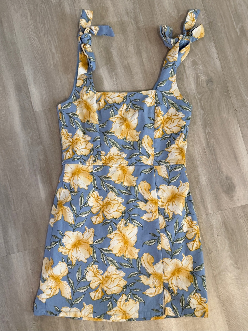 Trixxi Blue Floral Tie Strap Mini Dress – Women's Large